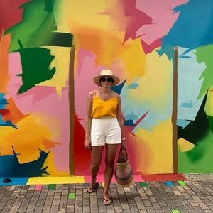 Meet your Posher, Hilary